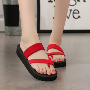 Women Summer Casual Flat Heel Anti slip Clip Toe Slippers Sandals