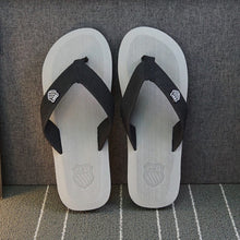 Load image into Gallery viewer, Men&#39;s Beach Flip Flops