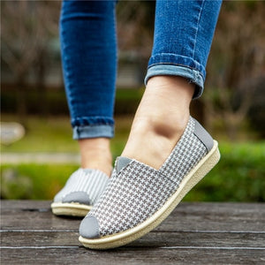 Femmes Chaussures Plates Women Soft & Comfortable Slip on Canvas Flat Shoes Lady Cute Sweet Ballet Dance Shoes Cool Shoes E214