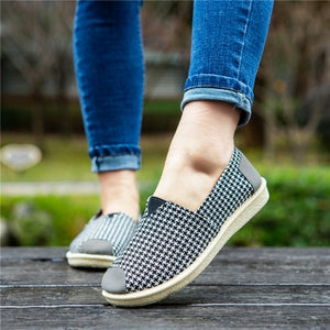 Femmes Chaussures Plates Women Soft & Comfortable Slip on Canvas Flat Shoes Lady Cute Sweet Ballet Dance Shoes Cool Shoes E214