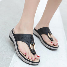 Load image into Gallery viewer, 2019 Summer Beach Platform Wedges Flip Flops Women Metal Decoration Slip On Lady Casual Fashion Slippers Shoes XWZ5400